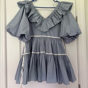 Vestique Dress